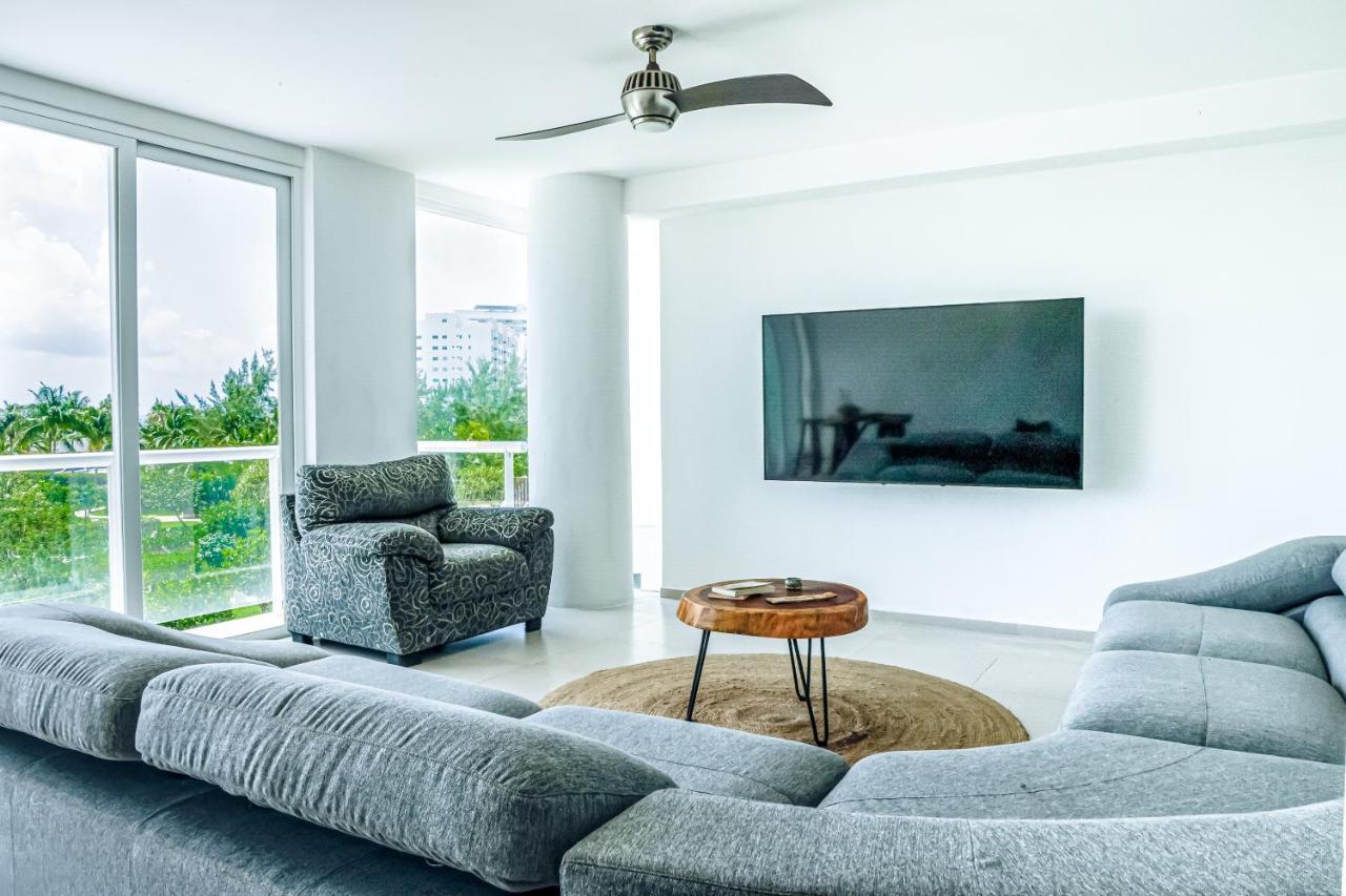 Beachfront Luxury Apartments Cancún Eksteriør billede