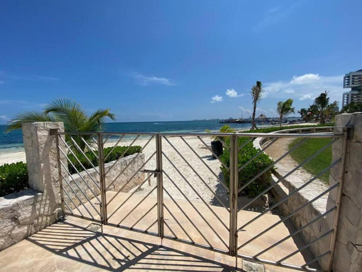 Beachfront Luxury Apartments Cancún Eksteriør billede